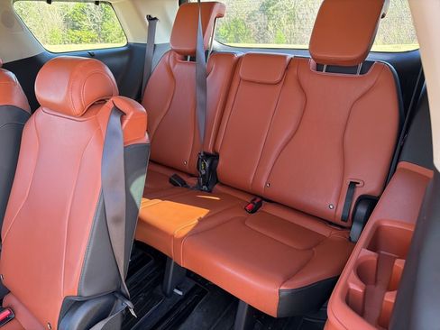 Used 2023 Kia Carnival SX image 16