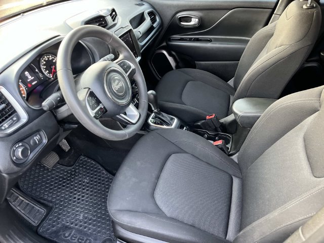 Used 2023 Jeep Renegade Latitude AWD/4WD image 25