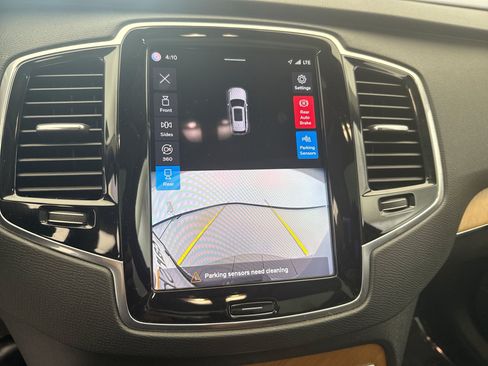 Used 2023 Volvo XC90 B6 Plus AWD/4WD image 16