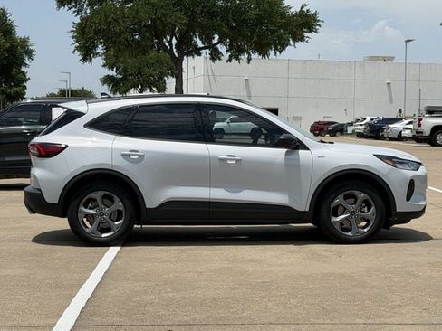 Used 2025 Ford Escape ST-Line w/ Equipment Group 301A FWD image 3