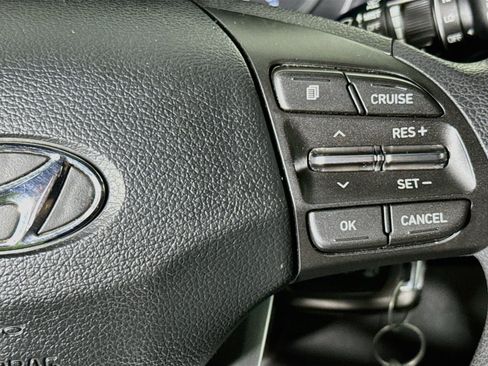 Used 2018 Hyundai Elantra GT FWD image 13