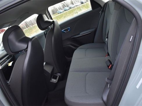 New 2025 Kia K4 LXS image 15