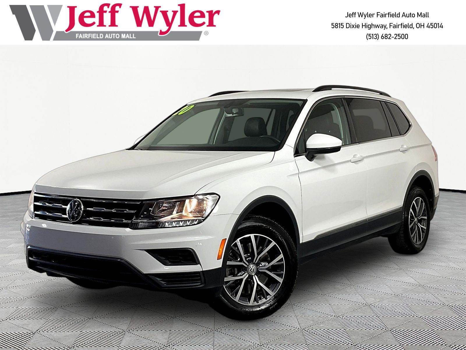 Used 2020 Volkswagen Tiguan SE w/ Panoramic Sunroof Package FWD image 1
