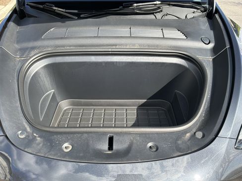 Used 2024 Tesla Model Y Long Range image 34