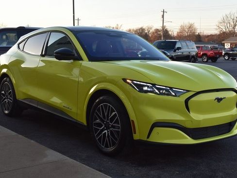 Used 2025 Ford Mustang Mach-E Premium image 7