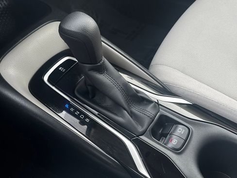 Used 2020 Toyota Corolla LE image 24