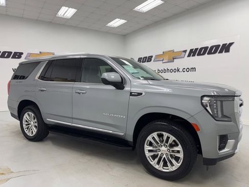 Used 2024 GMC Yukon SLT image 3
