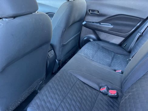 Used 2021 Nissan Kicks SV image 4