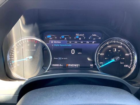 Used 2019 Ford F250 Lariat w/ Lariat Ultimate Package AWD/4WD image 26