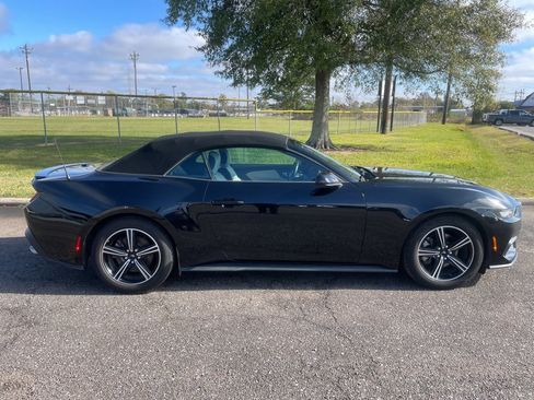 Used 2024 Ford Mustang Premium image 8