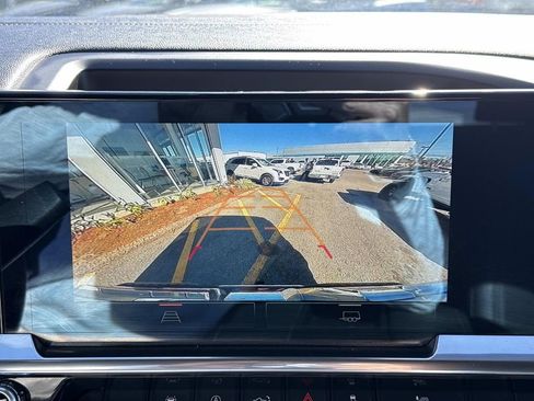 Certified 2025 GMC Sierra 1500 SLT image 27