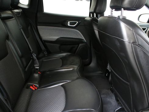 Used 2023 Jeep Compass Latitude w/ Convenience Group AWD/4WD image 33