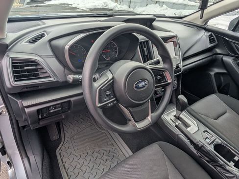 Used 2017 Subaru Impreza 2.0i Premium image 8