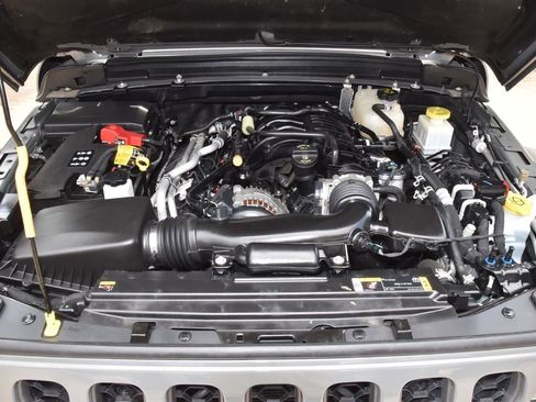 Used 2022 Jeep Gladiator Mojave w/ Cold Weather Group AWD/4WD image 37