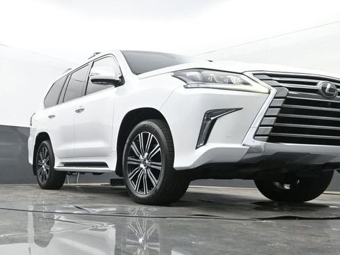 Used 2021 Lexus LX 570 4WD w/ Luxury Package image 29