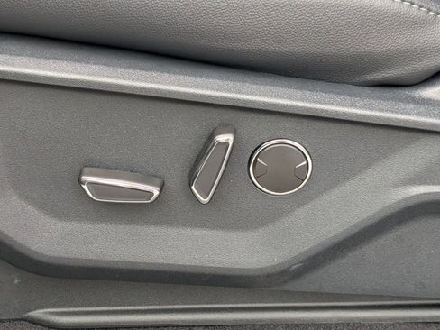 New 2025 Ford F150 Lariat w/ Equipment Group 502A High image 15