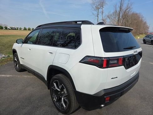Used 2026 Jeep Cherokee Overland w/ Advanced Pro Tech Group AWD/4WD image 4