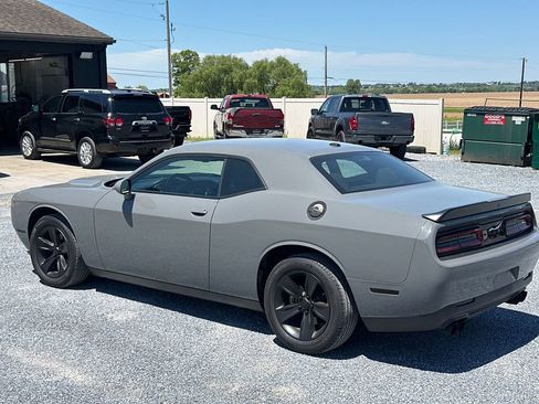 Used 2023 Dodge Challenger SXT RWD image 5