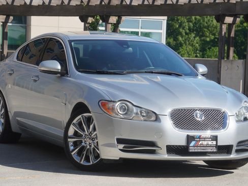 Used 2011 Jaguar XF Premium RWD image 2