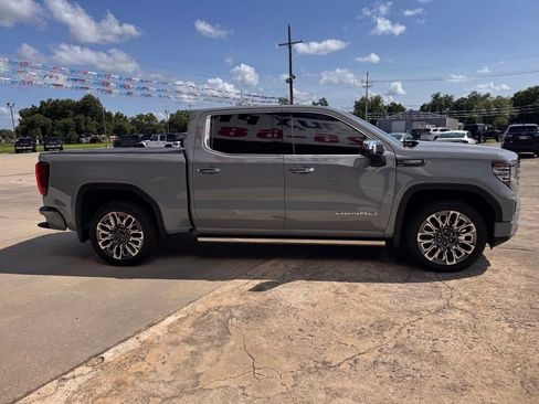 Used 2025 GMC Sierra 1500 Denali Ultimate AWD/4WD image 6