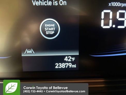 Used 2025 Hyundai Venue SEL image 16