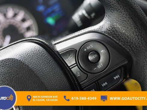 Used 2022 Toyota Corolla LE image 20