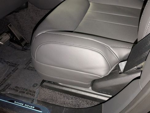 New 2026 Land Rover Range Rover SE AWD/4WD image 14