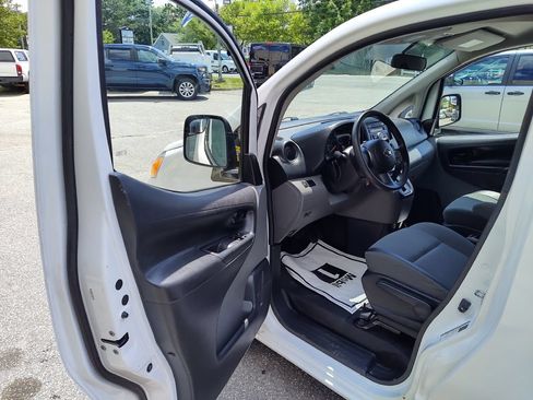 Used 2017 Nissan NV200 S w/ Cruise Control Package FWD image 11