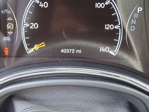 Used 2020 Jeep Grand Cherokee Limited w/ Luxury Group II image 13