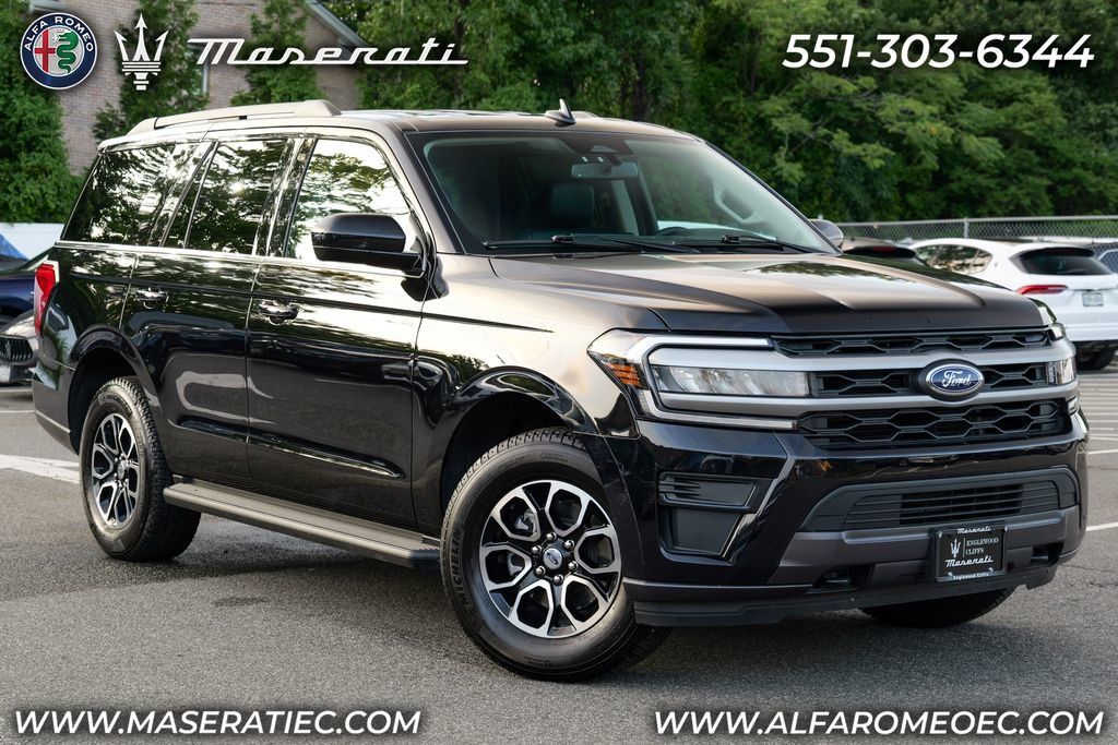 Used 2023 Ford Expedition XLT AWD/4WD image 1