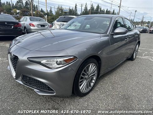 Used 2017 Alfa Romeo Giulia Ti w/ TI Lusso Light Wood Package image 3