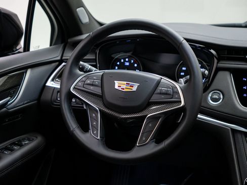 Certified 2026 Cadillac XT5 Sportv w/ LPO, Floor Liner Package AWD/4WD image 9