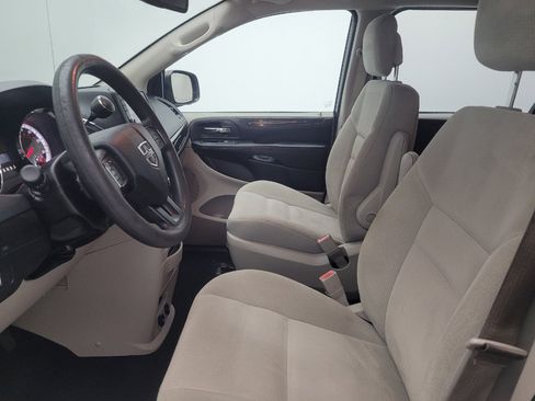 Used 2019 Dodge Grand Caravan SE w/ UConnect Hands-Free Group FWD image 17