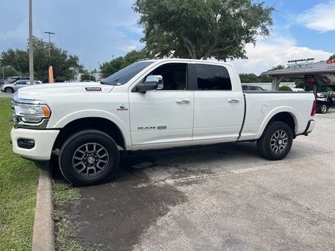 Used 2022 RAM 3500 Limited AWD/4WD image 2