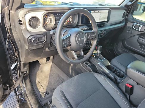 Used 2024 Jeep Wrangler Unlimited Sport AWD/4WD image 21
