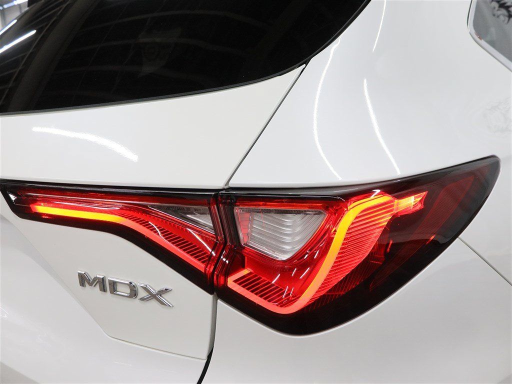 Used 2022 Acura MDX w/ Technology Package AWD/4WD image 12