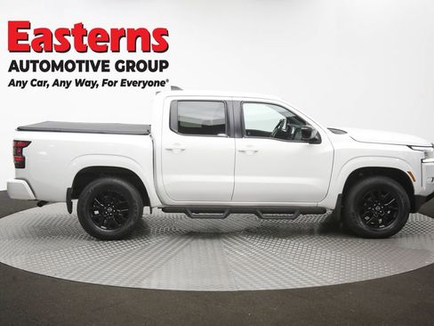 Used 2023 Nissan Frontier SV w/ Midnight Edition Package AWD/4WD image 41