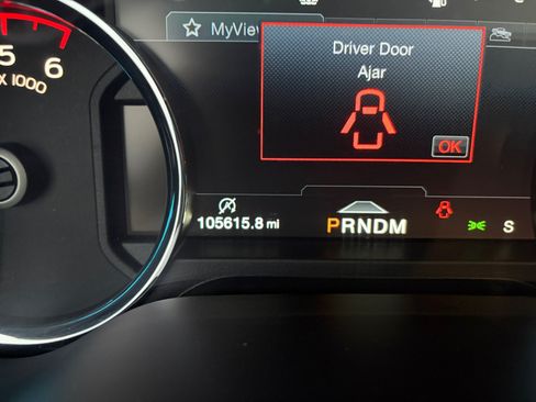 Used 2018 Ford F150 Lariat w/ Equipment Group 502A Luxury AWD/4WD image 32