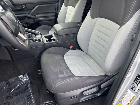 Used 2025 Toyota 4Runner TRD Off-Road image 32