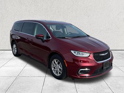 Used 2023 Chrysler Pacifica Touring-L