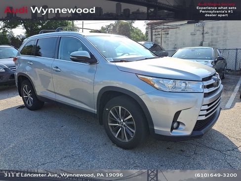 Used 2019 Toyota Highlander XLE AWD/4WD image 1