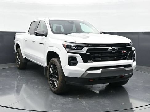 Used 2024 Chevrolet Colorado Z71 w/ LPO, Dark Essentials Package AWD/4WD image 1