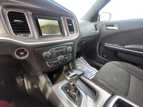 Used 2022 Dodge Charger SXT RWD image 11
