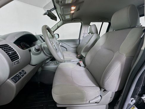 Used 2020 Nissan Frontier SV w/ Midnight Edition Floor Mats AWD/4WD image 13