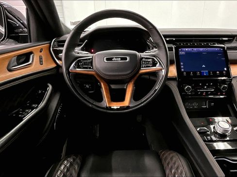 Used 2023 Jeep Grand Cherokee L Summit AWD/4WD image 6
