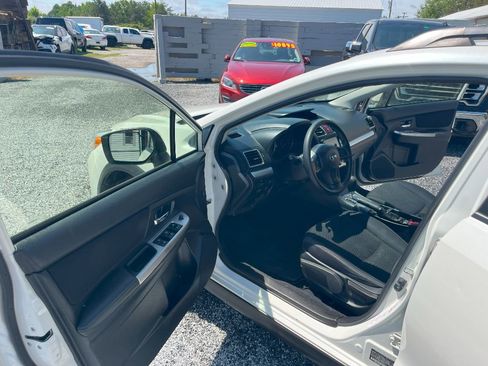 Used 2015 Subaru Crosstrek 2.0i Premium image 10