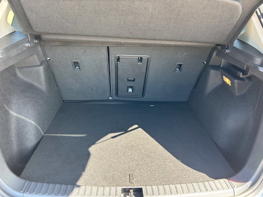 Certified 2023 Volkswagen Taos SEL AWD/4WD image 53