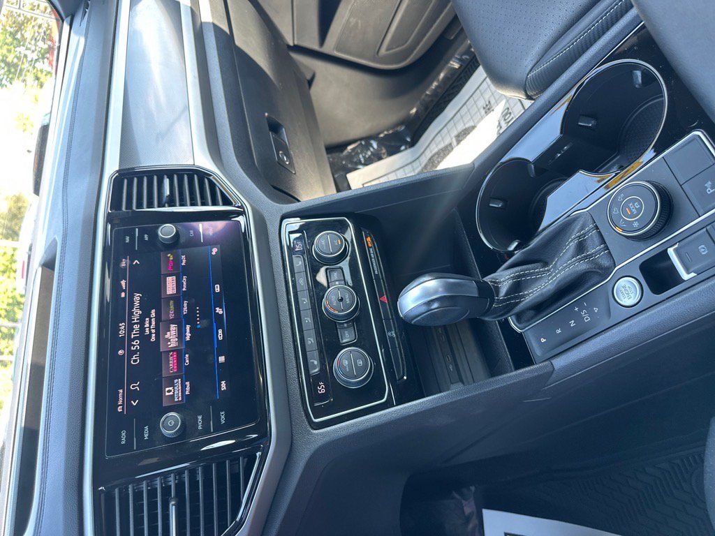 Used 2021 Volkswagen Atlas Cross Sport SEL AWD/4WD image 14