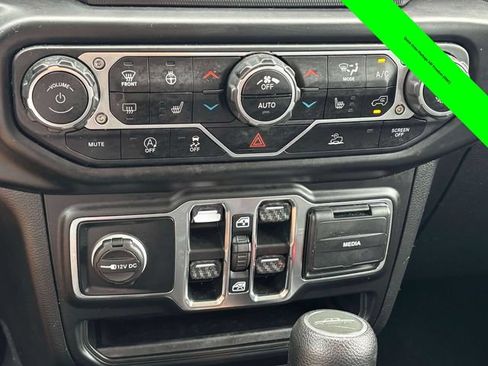 Used 2021 Jeep Gladiator Sport AWD/4WD image 18