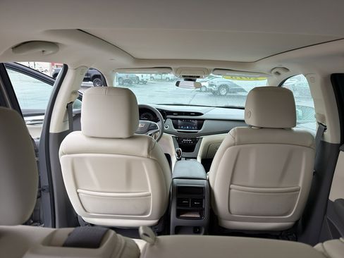 Used 2018 Cadillac XT5 Luxury w/ Driver Awareness Package image 13